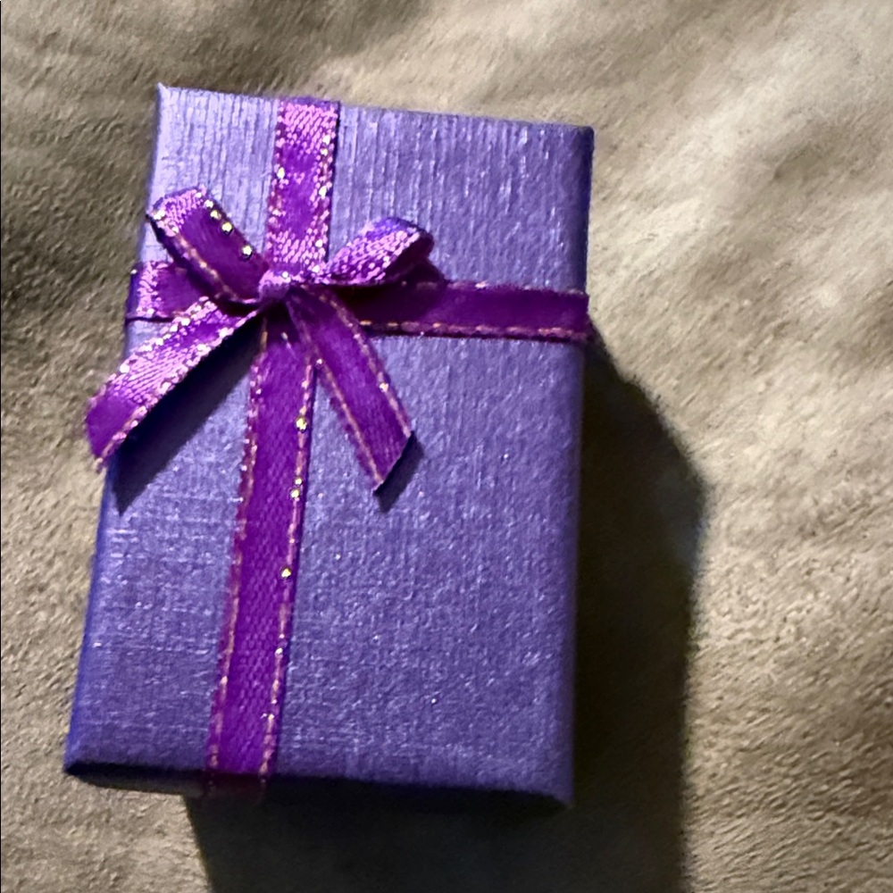 Purple Clover Brooch - Picture 9 of 9